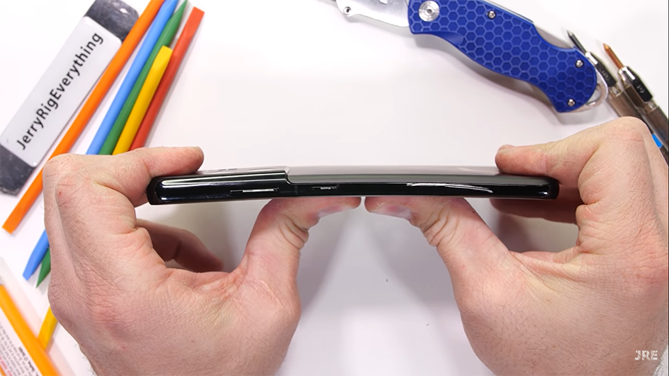 Đánh giá độ bền Galaxy S21 Ultra dựa trên các thử thách khắc nghiệt nhất