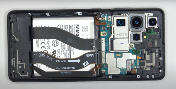 Phẫu thuật Galaxy S21 để xem xét kết cấu bên trong