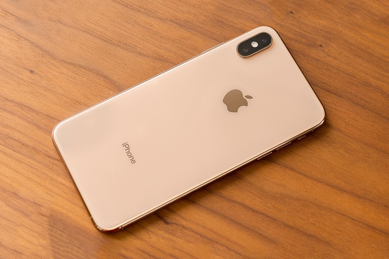 Bây giờ mua iPhone XS Max có lỗi thời quá ở năm 2021 không?