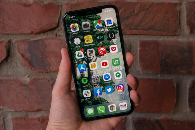 iPhone 11 Pro Max và XS Max được trang bị màn hình OLED kích thước lớn 6.5 inche