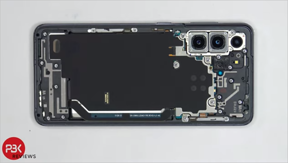 Mổ bụng Galaxy S21 khám phá bên trong, có nhiều cải tiến so với Galaxy S20