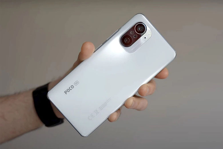 Xiaomi Poco F3 sở hữu ngoại hình trẻ trung, sang trọng