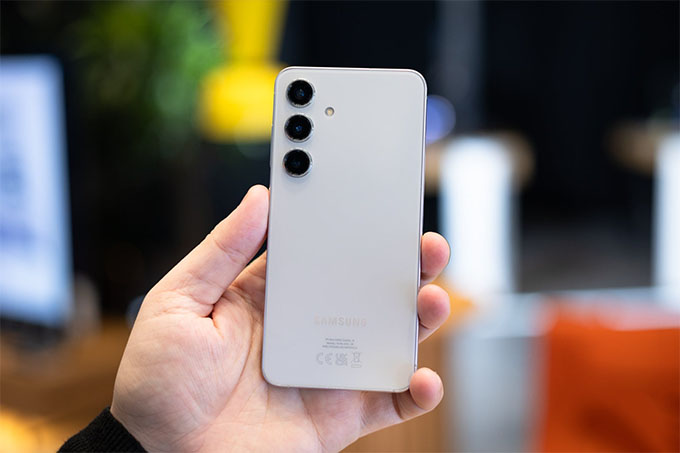 galaxy-s24-ra-mat-xtsmart