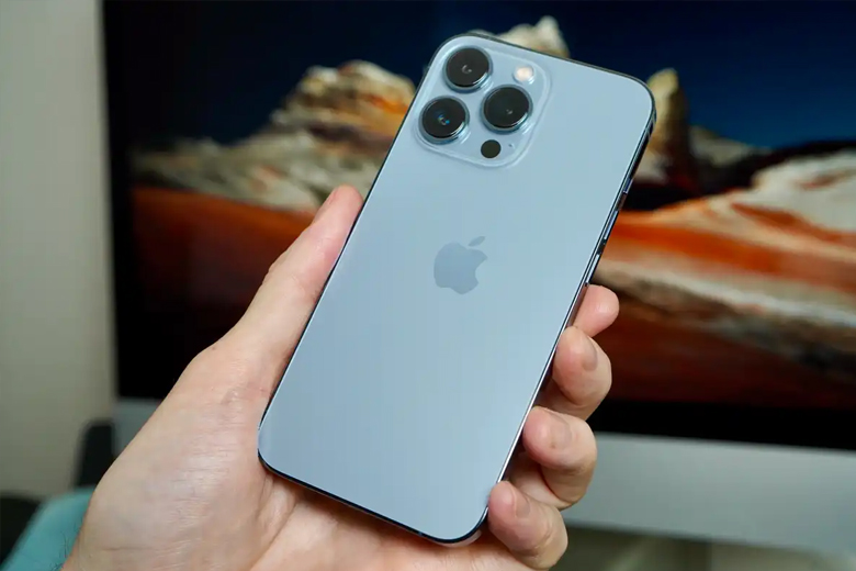 iPhone 13 Pro màu xanh nước biển