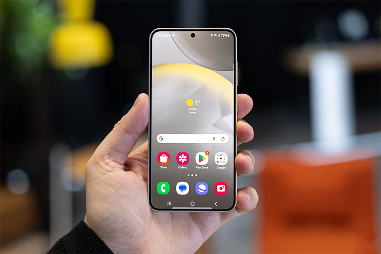 Trọng lượng Galaxy S24 nặng khoảng 5,93 ounce (168g)