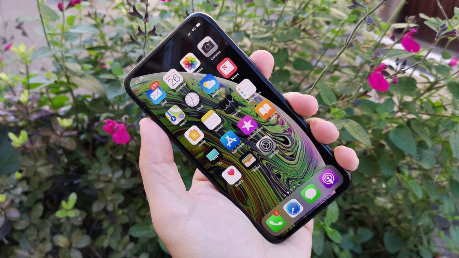 Thiết kế của iPhone XS hiện đại, sang trọng