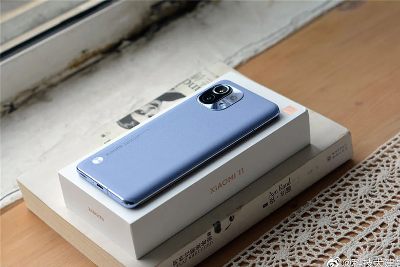 So sánh Xiaomi Mi 11 và Galaxy S21 về thời lượng pin