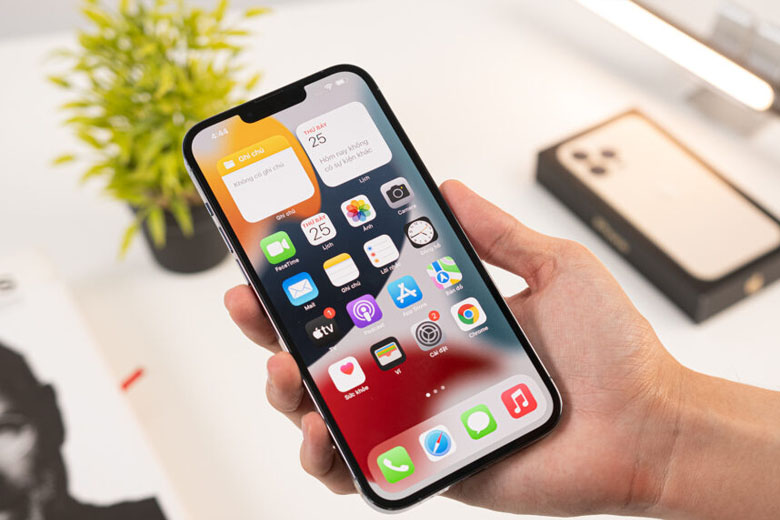 So sánh iPhone 13 Pro và Galaxy S22 Plus về cấu hình