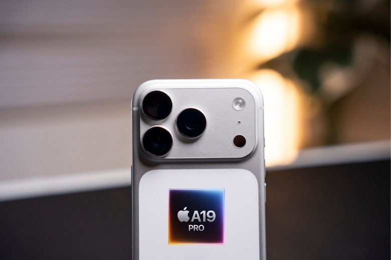 Tại sao iPhone hiệu quả hơn dù pin nhỏ hơn?