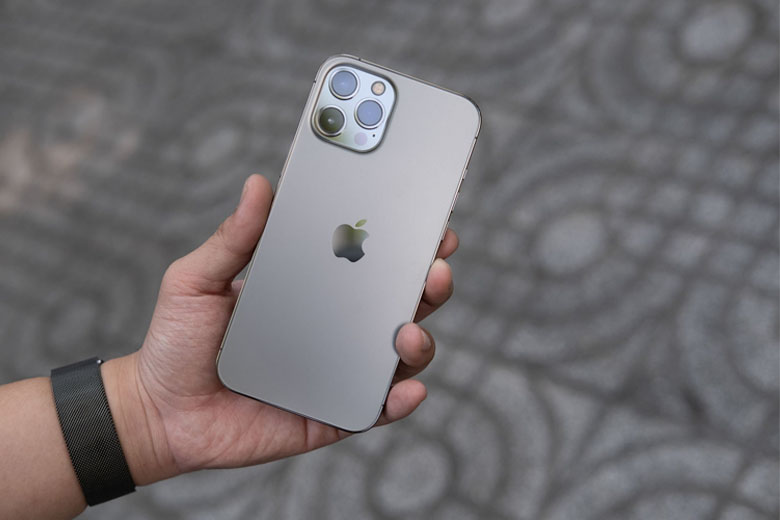 iPhone 12 Pro Max nằm trong danh sách những điện thoại thông minh tốt nhất năm 2021