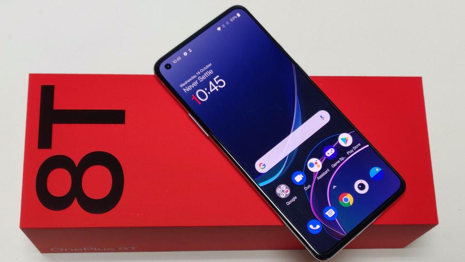 OnePlus 8T trên hộp