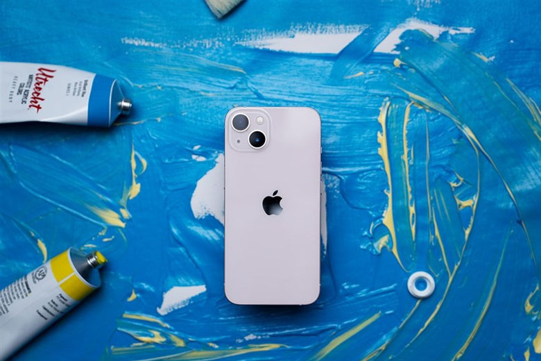 iPhone 13 128GB VN/A ấn tượng với bố trí cụm camera