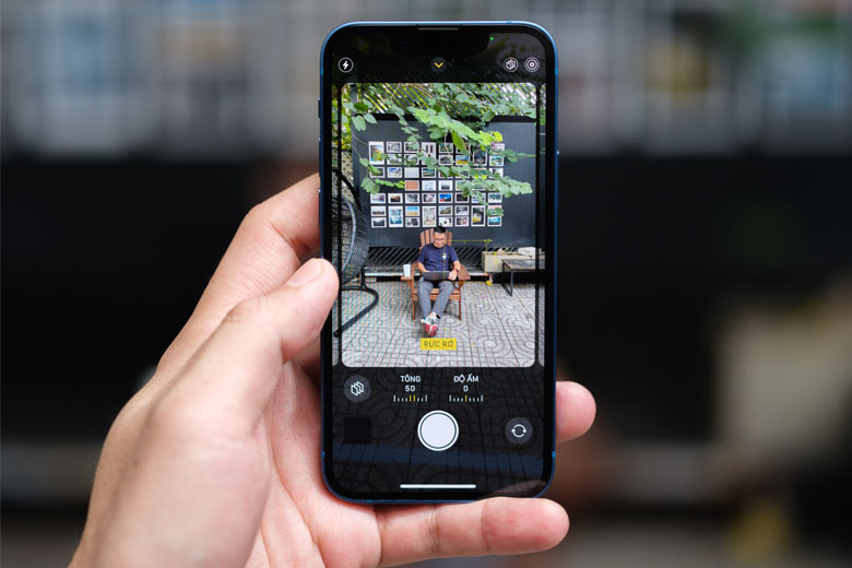 iPhone 13 mini 128GB nổi bật với màn hình hiển thị đẹp