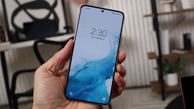Màn hình hiển thị của Galaxy S22+ và Xiaomi 12 Pro