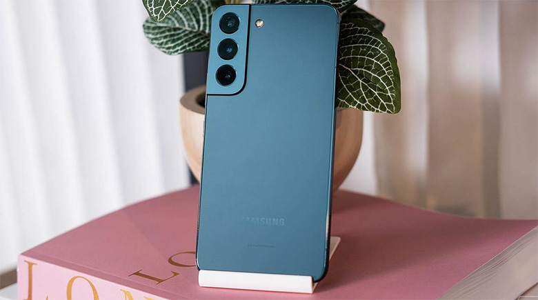 Samsung Galaxy S22 Plus - Kích thước vừa phải