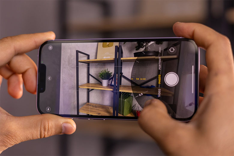 khả năng chụp ảnh thiếu sáng trên iPhone 14 128GB Quốc tế cũng đượ cải thiện
