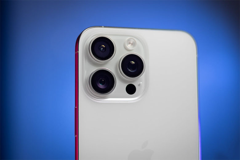 iPhone 15 Pro Max 512GB Quốc tế đi kèm với hệ thống camera chuyên nghiệp
