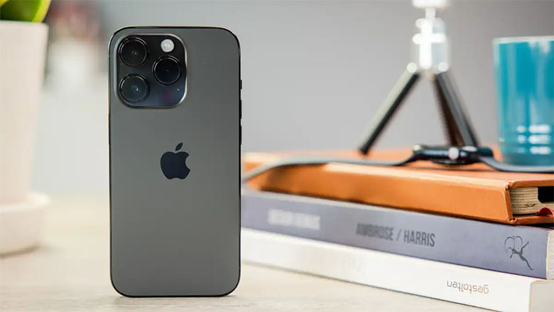  iPhone 14 Pro 128GB cũ 99% có cùng kích thước và chiều rộng với iPhone 14 tiêu chuẩn