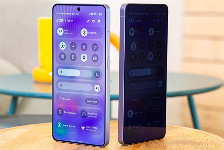 Màn hình Dynamic AMOLED 2X 6.9 inch: Bảo mật và chống chói