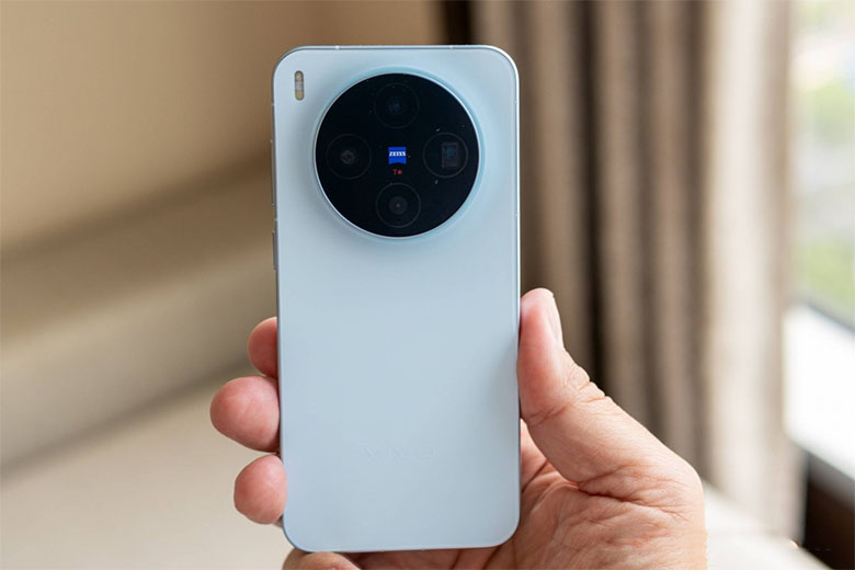 Vivo X300: Camera Zeiss đủ sức đánh bại iPhone