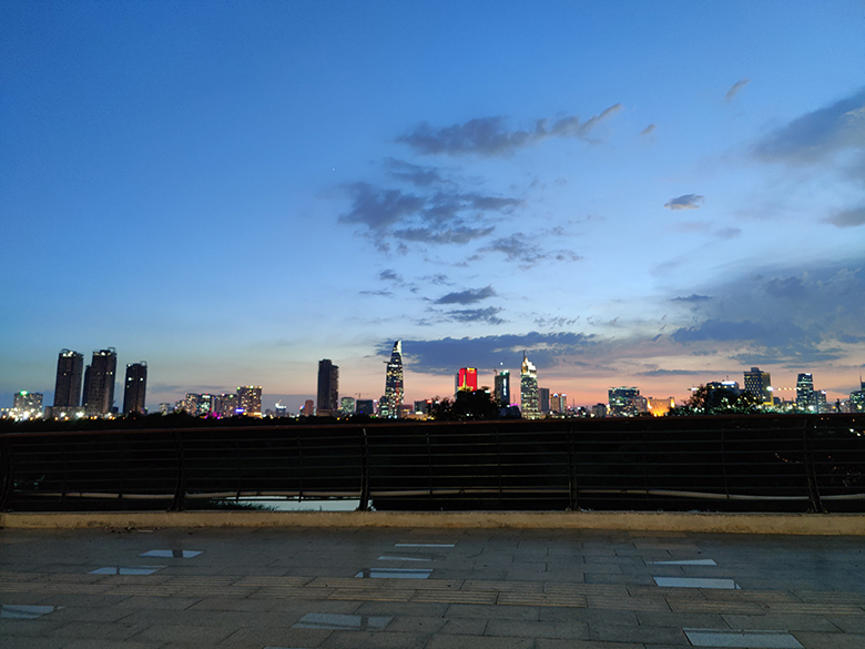 Ảnh chụp đêm từ OnePlus 8 Pro