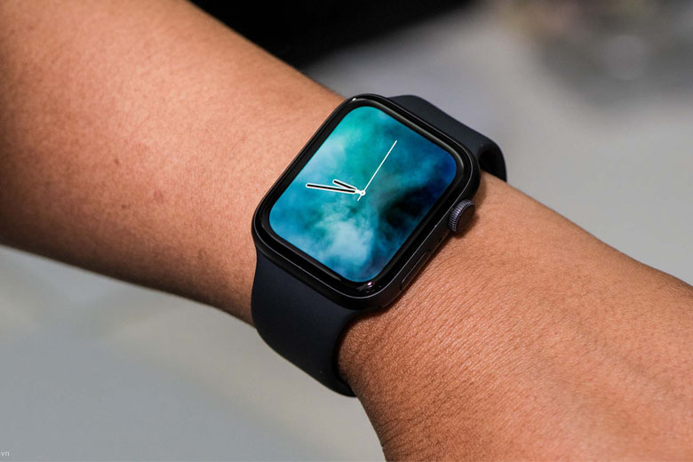 LTPO OLED được Apple trang bị cho watch 4