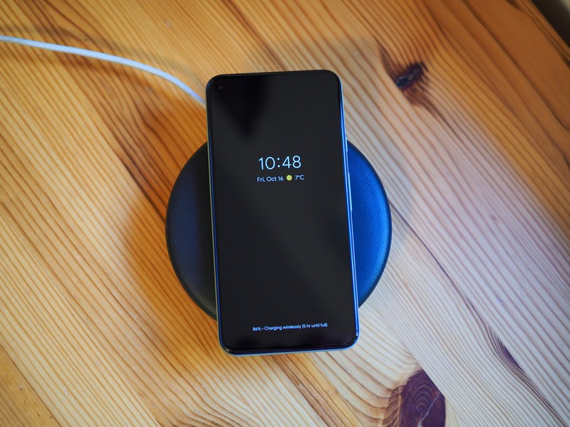Google Pixel 5 có thể sạc không dây