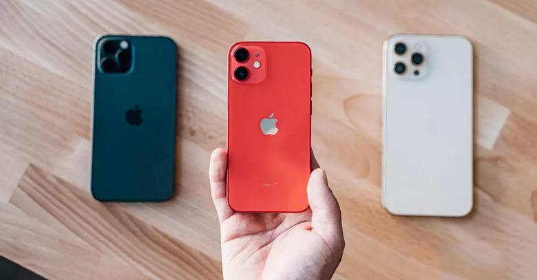 iPhone 12 Mini và iPhone 11 Pro Max và 12 Pro Max