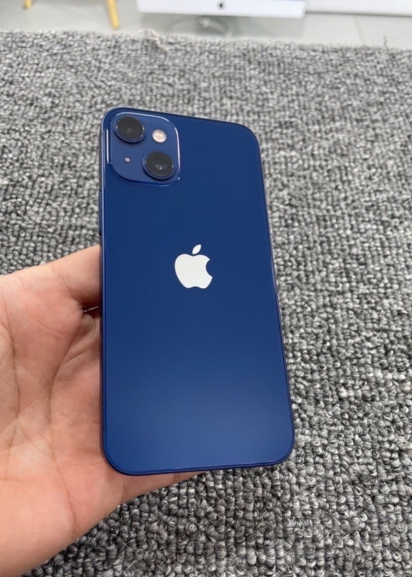 iphone 13 mini bị lộ ảnh thực tế