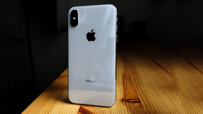 iPhone X vẻ ngoài sang trọng bóng bẩy