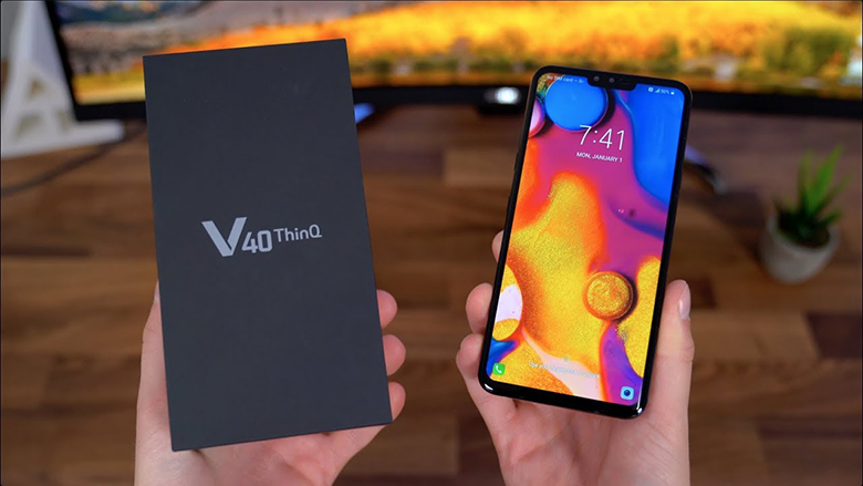 LG V40 và hộp đựng 