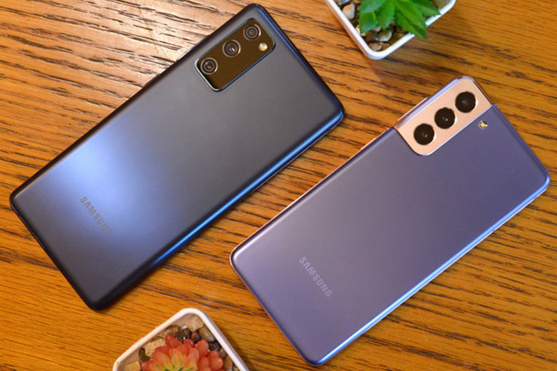 Galaxy S21 FE và bản tiêu chuẩn