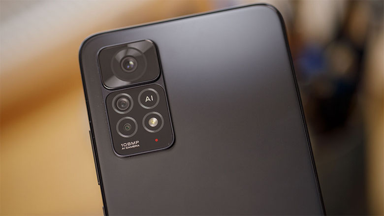 Redmi Note 11 Pro được trang bị 3 ống kính mặt sau