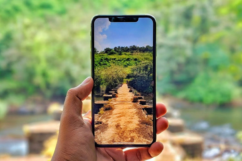 Điện thoại iPhone Xs sang trọng, mạnh mẽ