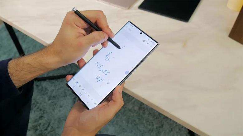 Samsung Galaxy S22 Ultra tích hợp bút S Pen