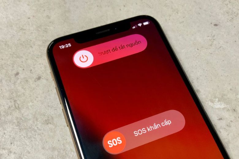 Khởi động lại iPhone 