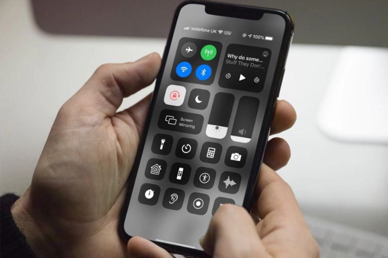 Sửa lỗi không vuốt được Trung tâm điều khiển trên màn hình khóa