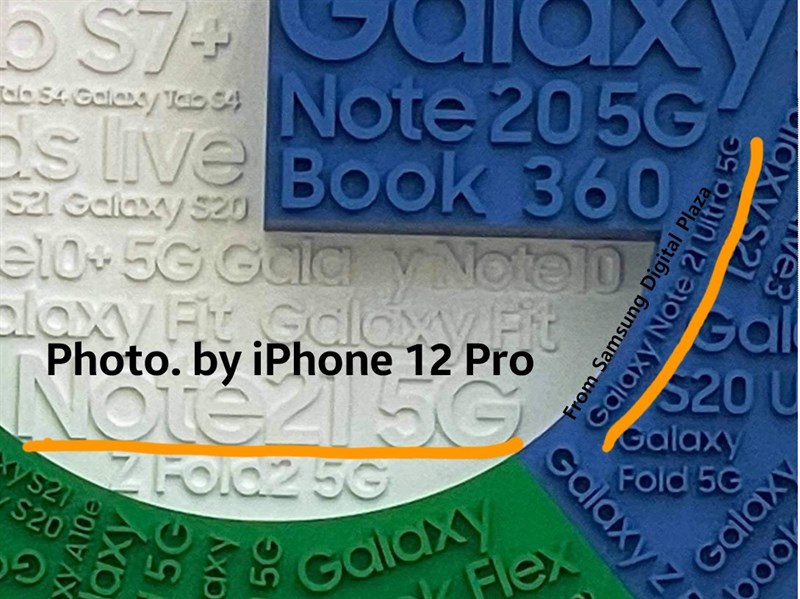 Tên Galaxy Note 21 Ultra xuất hiện trước cửa hàng Samsung