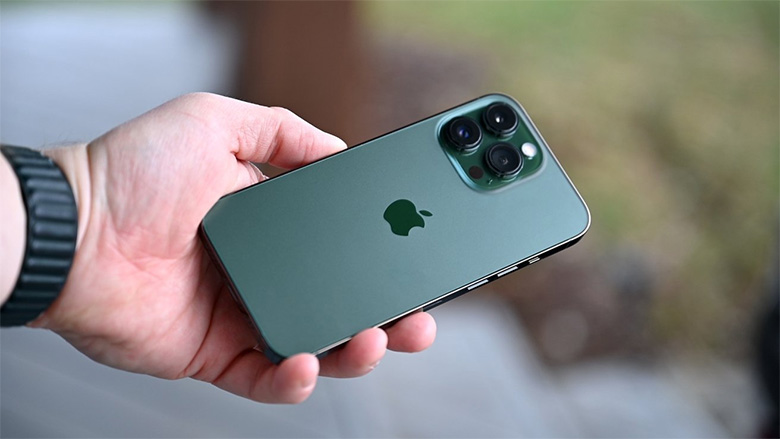 camera iPhone 13 Pro được trang bị 3 ống kính