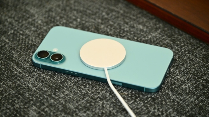 pin-iphone-16-16-plus-xtsmart