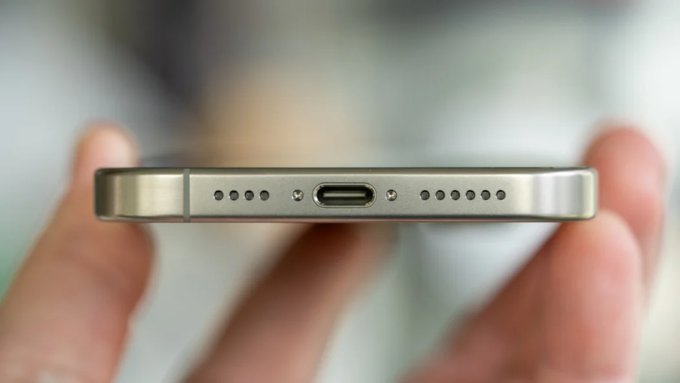 So sánh iPhone 17 Pro Max và iPhone 16 Pro Max về pin sạc