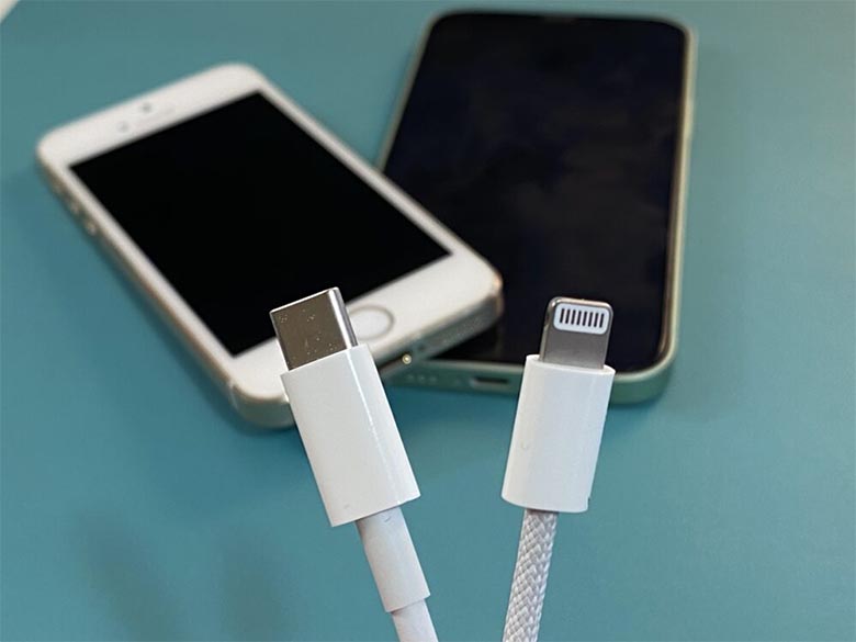 Smartphone bán tại EU trong năm 2024 buộc phải dùng cổng USB-C