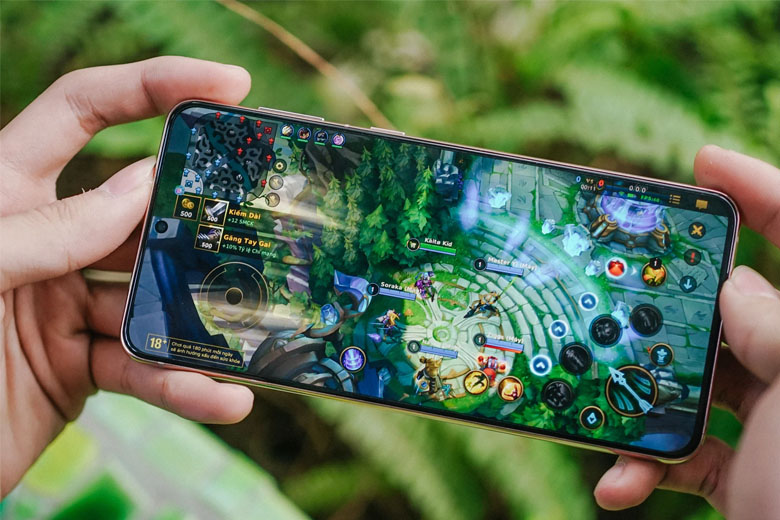 Galaxy S21 5G chiến game mượt mà