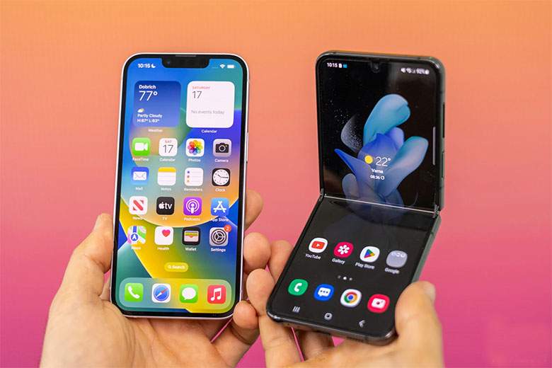 man-hinh-flip-4-va-iphone-14-xtsmart