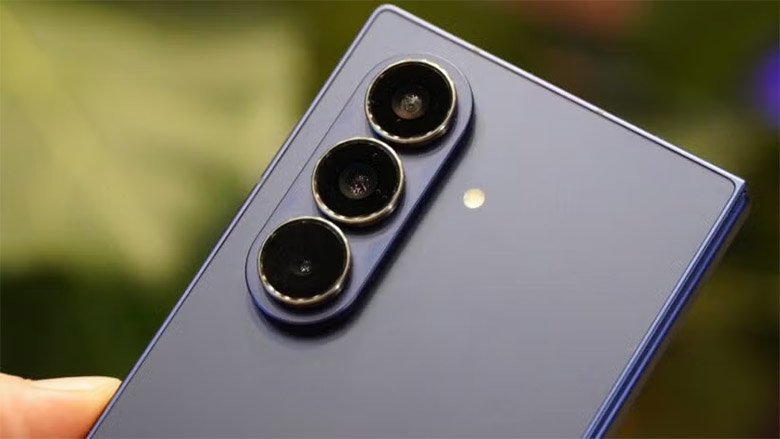 So sánh camera: Galaxy Z Fold 7 và iPhone 16 Pro Max