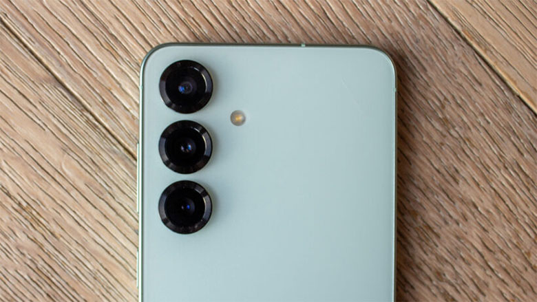 Samsung Galaxy S25 trang bị ba camera với các thông số khác nhau