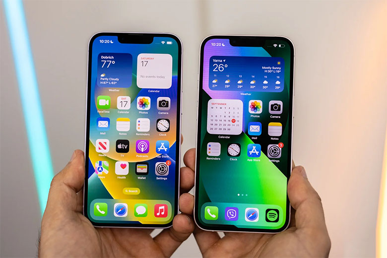 Cả hai trang bị màn hình Super Retina XDR OLED 6,1 inch
