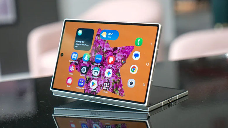 Cả hai máy đều dùng tấm nền Dynamic AMOLED 2X