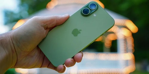 OPPO Reno16 Pro vs iPhone 17: Mua điện thoại nào trong tầm giá?