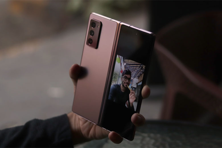 Galaxy Z Fold 3 được trang bị camera ẩn dưới màn hình